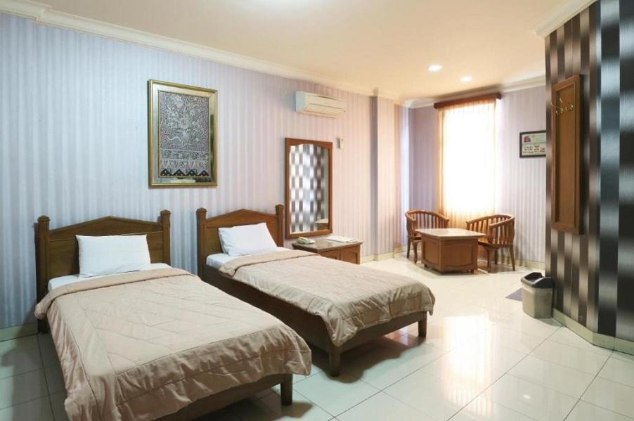 Hotel 678 Kemang Powered By Cocotel Jakarta Exterior photo