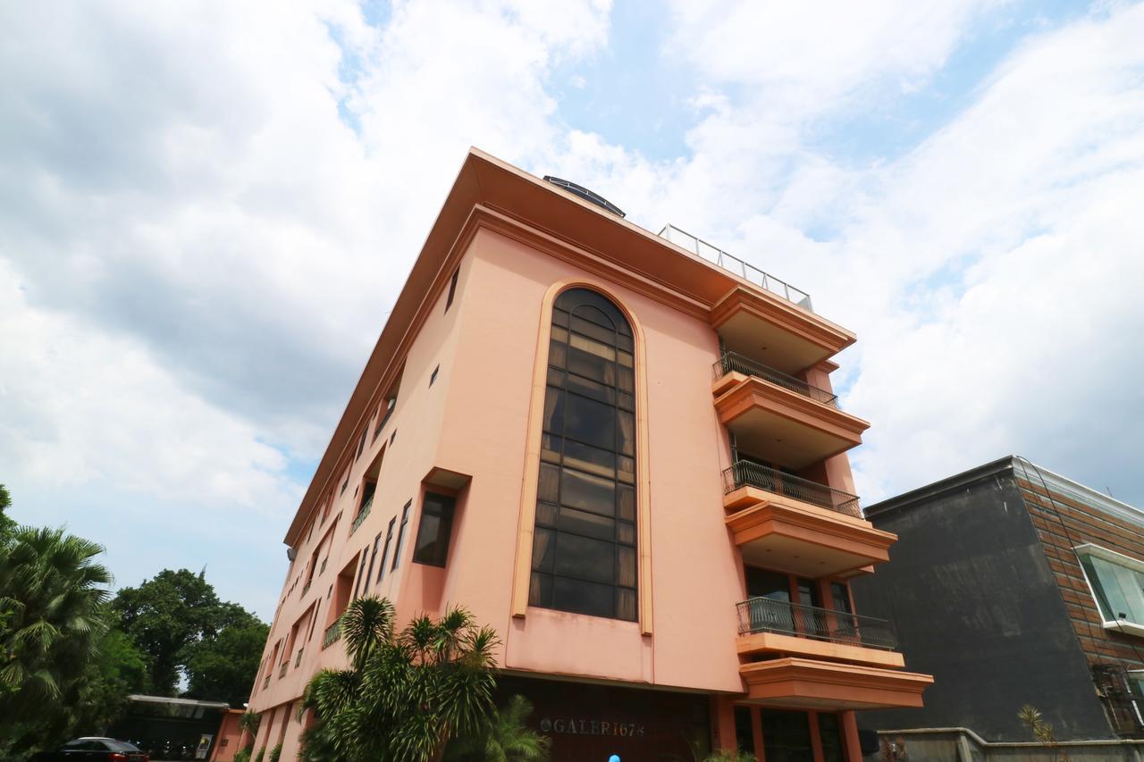 Hotel 678 Kemang Powered By Cocotel Jakarta Exterior photo